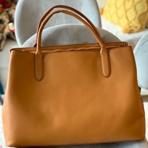 ✨NWT Mark & Graham Caroline Bag✨